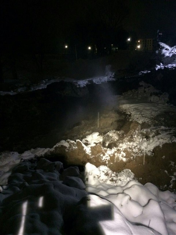 Тула без воды. Канализация ночью. Ночь канализация сверху. Фото ночью с канализации.