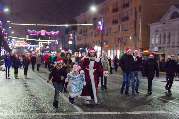 В Краснодаре главную елку на Театральной площади откроют 23 декабря