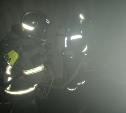 Пожарные эвакуировали 8 человек из горящего дома в Богородицке 