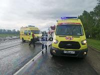 В серьезном ДТП на трассе М-2 около Некрасово пострадали военнослужащие, Фото: 1
